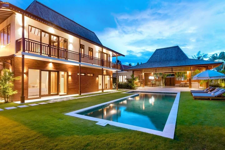 Керобокан: Villa Aloui by Villa Finder
