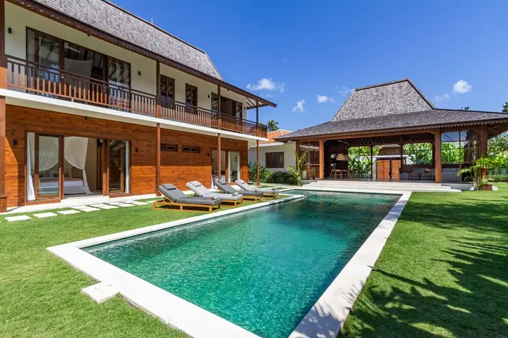 Керобокан: Villa Aloui by Villa Finder
