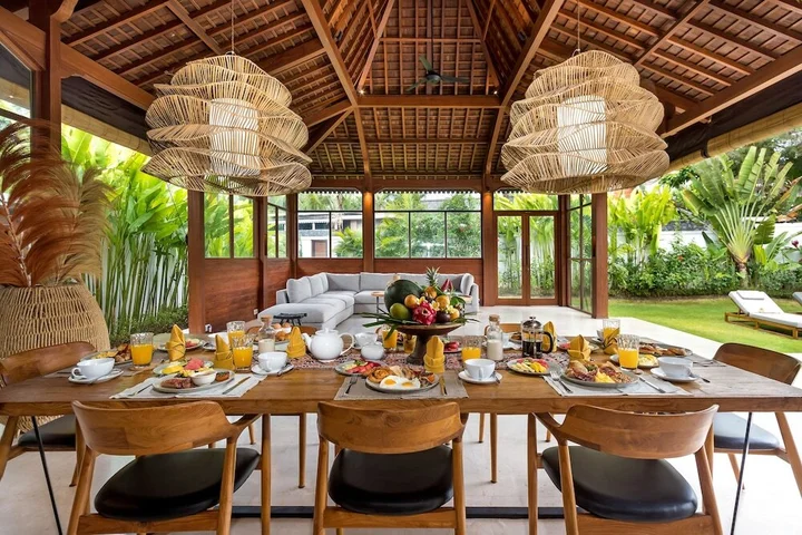 Керобокан: Villa Aloui by Villa Finder