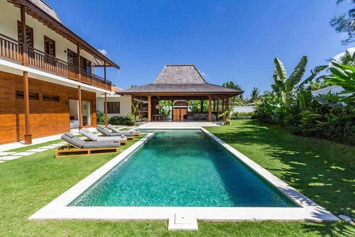 Керобокан: Villa Aloui by Villa Finder