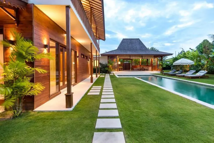 Керобокан: Villa Aloui by Villa Finder
