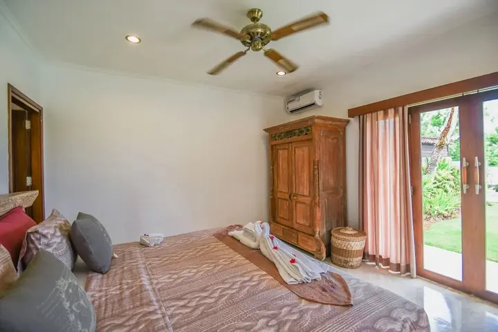 Унгасан: Villa Asmara