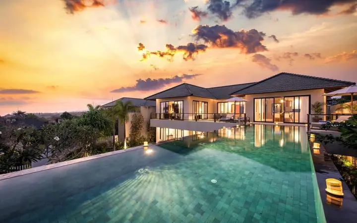Унгасан: Karang Saujana Estate