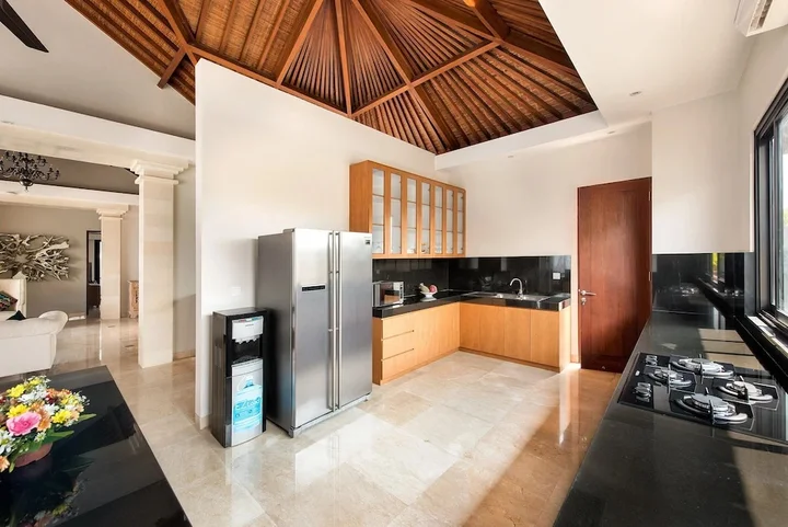 Унгасан: Karang Saujana Estate
