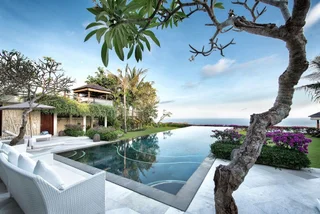 Унгасан: Karang Saujana Estate