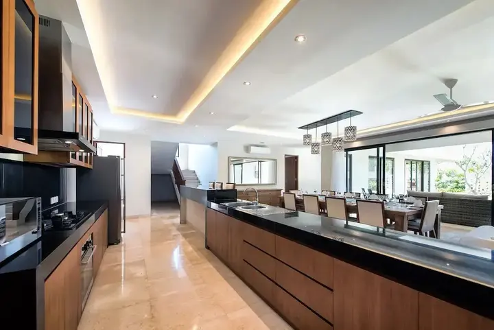 Унгасан: Karang Saujana Estate