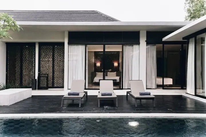 Беноа: Villa Ambergris by Nakula
