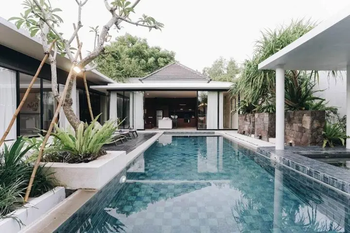 Беноа: Villa Ambergris by Nakula