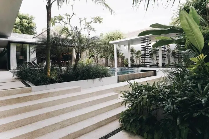 Беноа: Villa Ambergris by Nakula