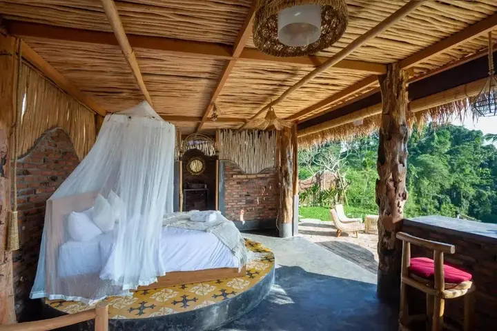 Селат: Shigar Livin Bali