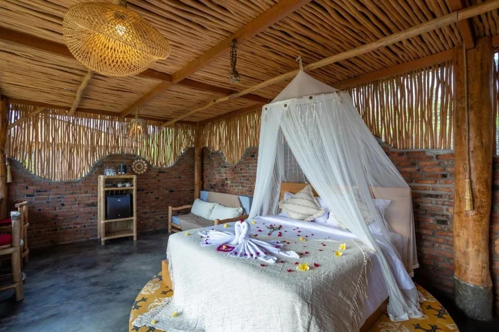 Селат: Shigar Livin Bali