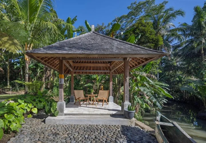 Сукавати: Rumah Kayu Resort