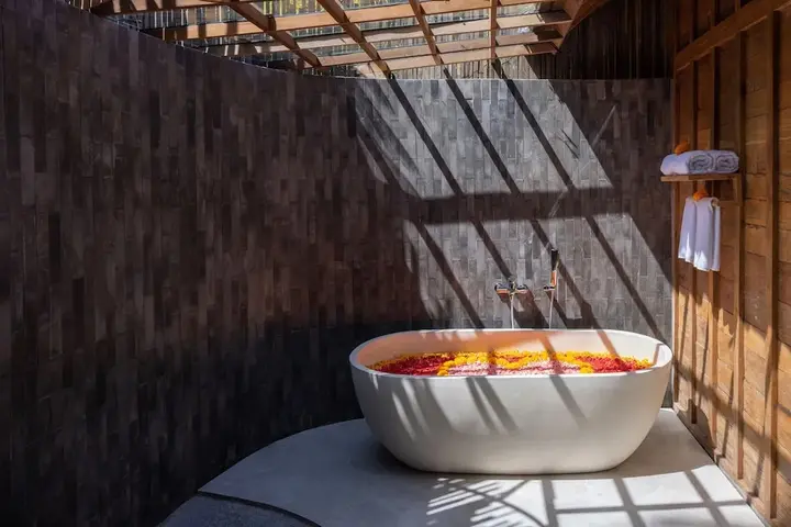 Сукавати: Rumah Kayu Resort