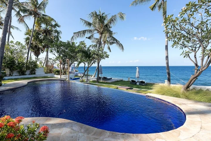Туламбен: Kanna Seafront Estate