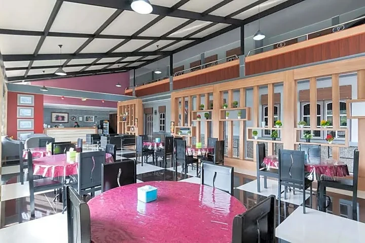 Озеро Тоба: Hotel 78 Parapat Mitra RedDoorz