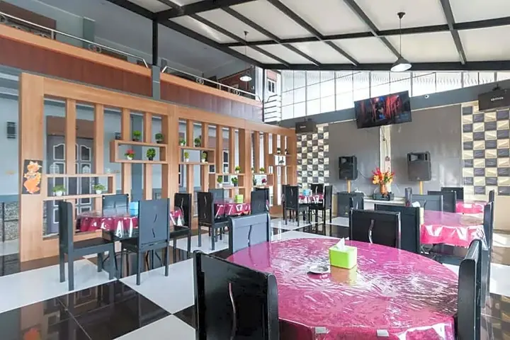 Озеро Тоба: Hotel 78 Parapat Mitra RedDoorz