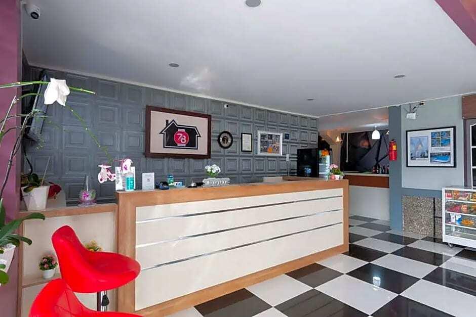 Озеро Тоба: Hotel 78 Parapat Mitra RedDoorz