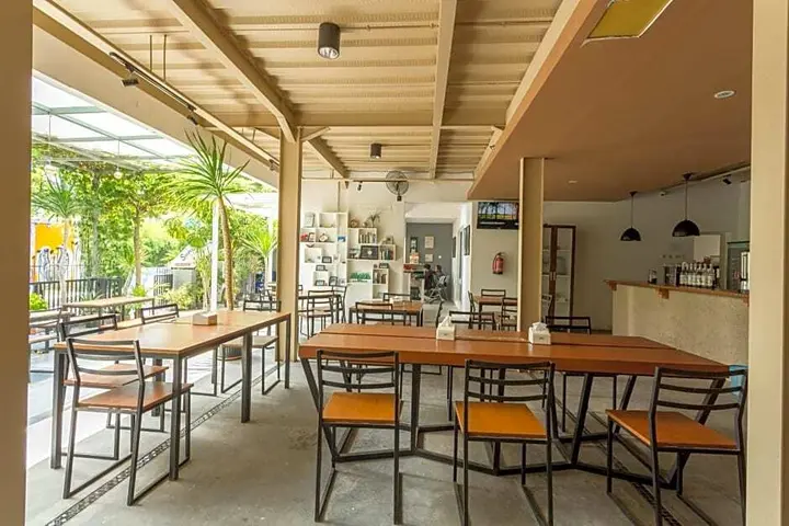 Сенджиги: OYO 2510 Selasar Senggigi Residence