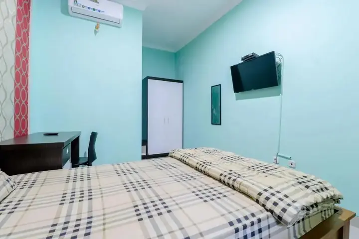 Депок: Khatarina Female Residence by ZUZU