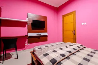 Депок: Khatarina Female Residence by ZUZU