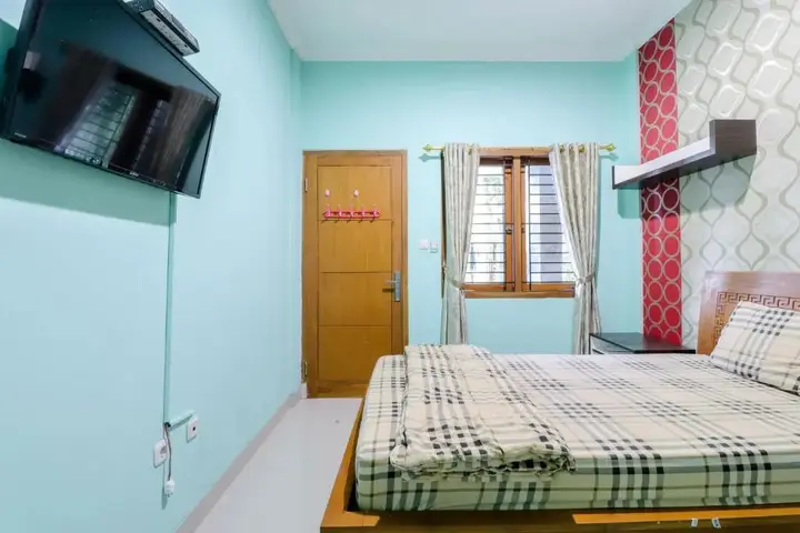 Депок: Khatarina Female Residence by ZUZU