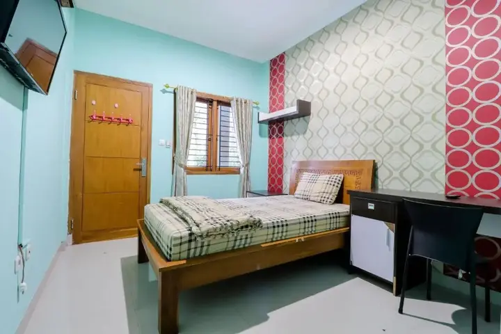 Депок: Khatarina Female Residence by ZUZU