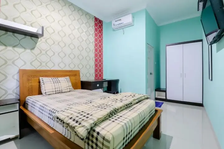 Депок: Khatarina Female Residence by ZUZU