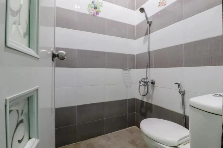 Депок: Khatarina Female Residence by ZUZU