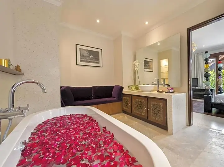 Переренан: Spacious 8 bedroom pool villa in Canggu