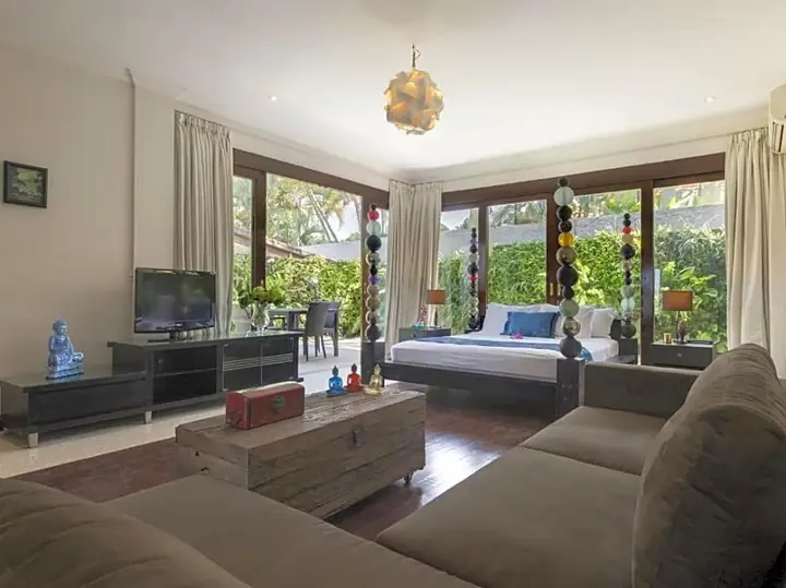 Spacious 8 bedroom pool villa in Canggu — фото 2