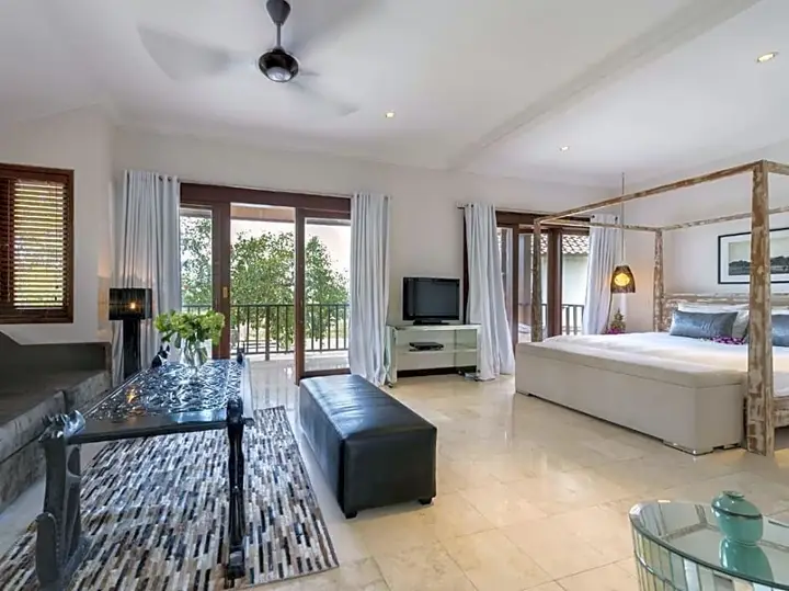 Spacious 8 bedroom pool villa in Canggu — фото 3