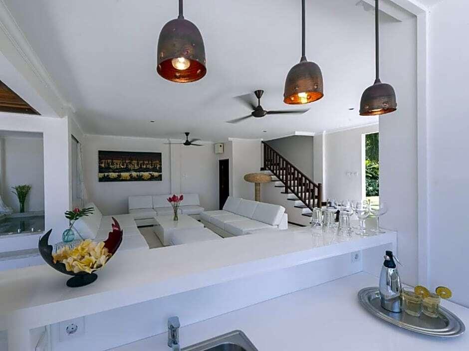 Переренан: Spacious 8 bedroom pool villa in Canggu