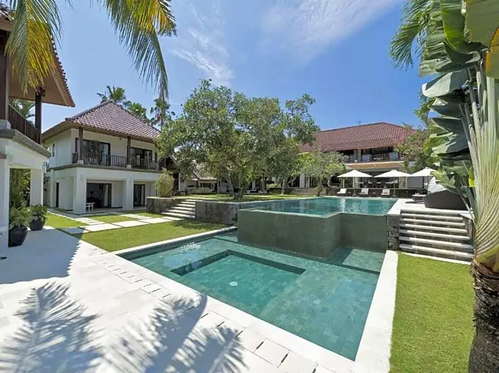 Переренан: Spacious 8 bedroom pool villa in Canggu