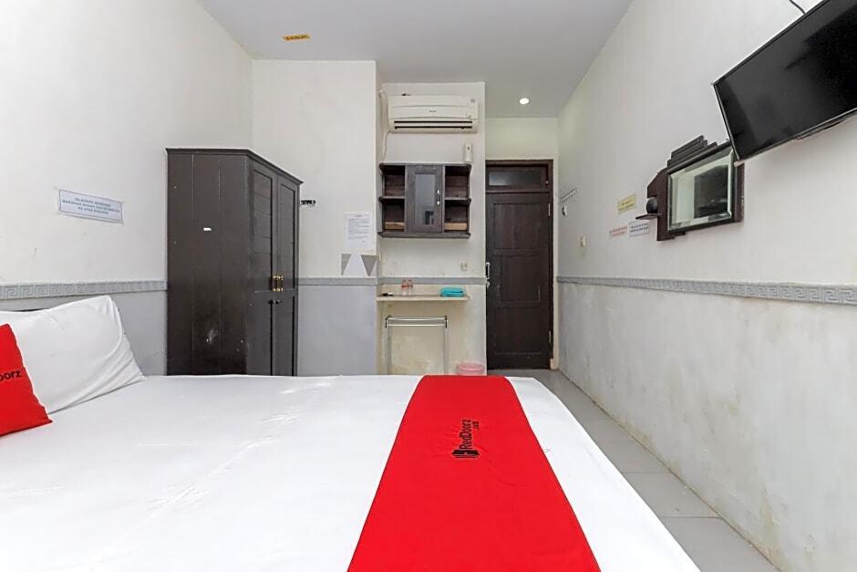 RedDoorz near Stasiun Malang Kota Lama 2 — фото 3