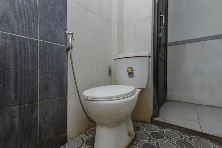 Маланг: RedDoorz near Stasiun Malang Kota Lama 2