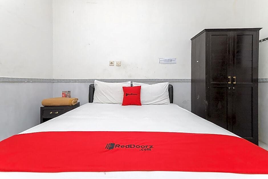 RedDoorz near Stasiun Malang Kota Lama 2 — фото 4