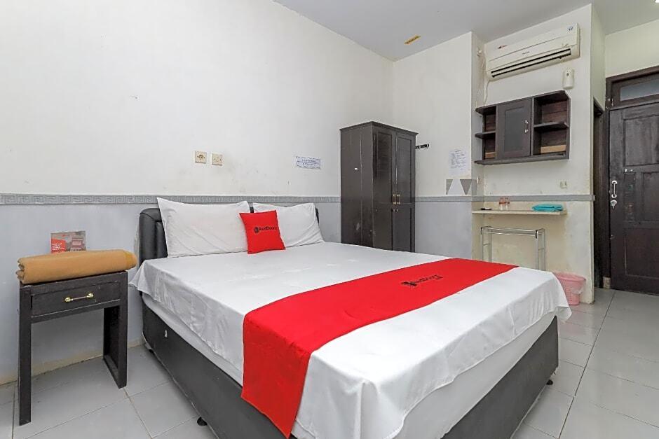 RedDoorz near Stasiun Malang Kota Lama 2 — фото 6