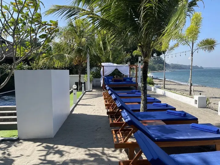 Сенджиги: Beach Club Lombok by Bale Solah