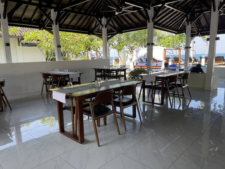 Сенджиги: Beach Club Lombok by Bale Solah