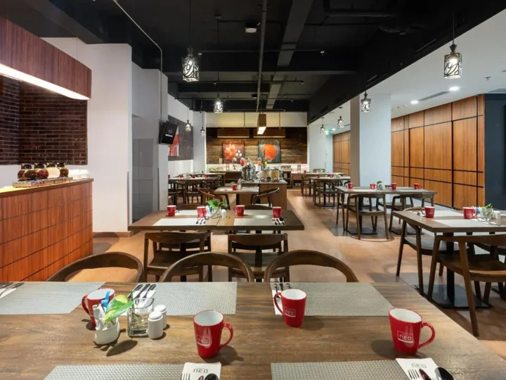 Суракарта: Hotel Neo Gading Solo