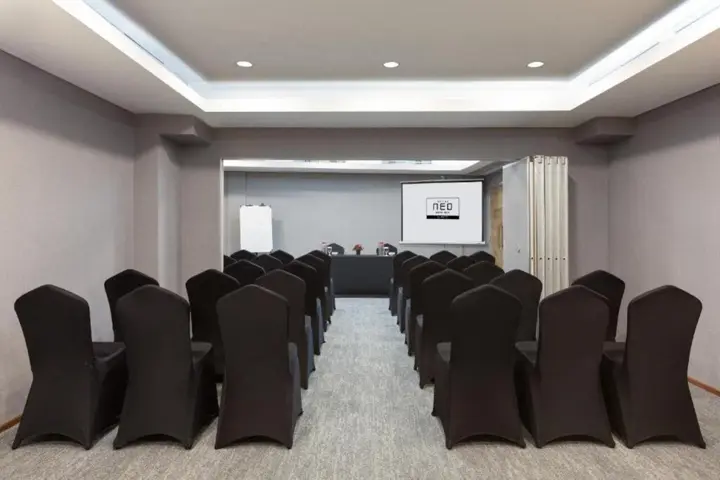 Суракарта: Hotel Neo Gading Solo
