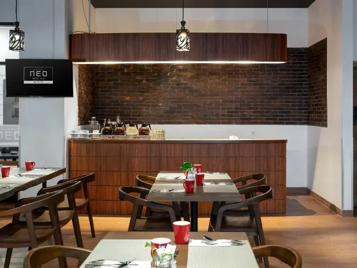 Суракарта: Hotel Neo Gading Solo