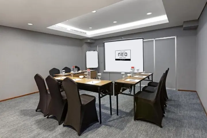 Суракарта: Hotel Neo Gading Solo