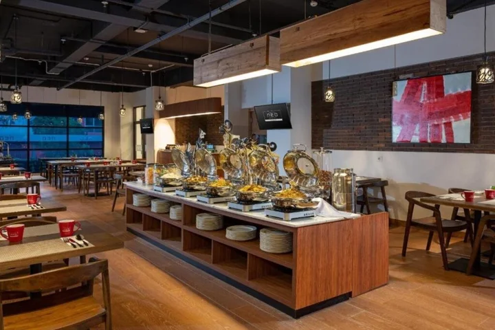 Суракарта: Hotel Neo Gading Solo