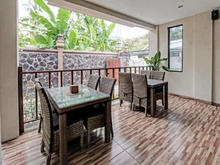 Сенджиги: Capital O 91696 Kimara Homestay And Resto