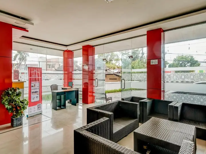 OYO 90986 Hotel Srikandi Adisucipto — фото 1