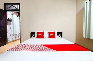 Депок: OYO 91172 Trihakso Guesthouse