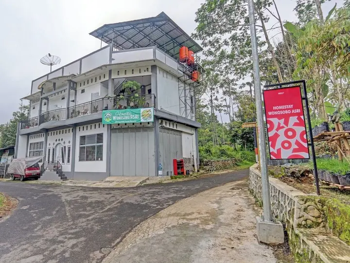 Вонособо: OYO 90517 Homestay Wonosobo Asri