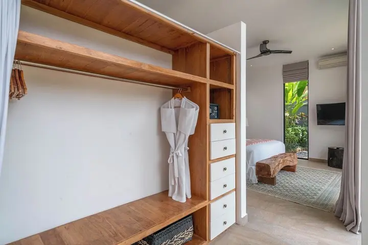 Чангу: Villa Vida Mira - Elegant 4BR Beachside Villa in Canggu