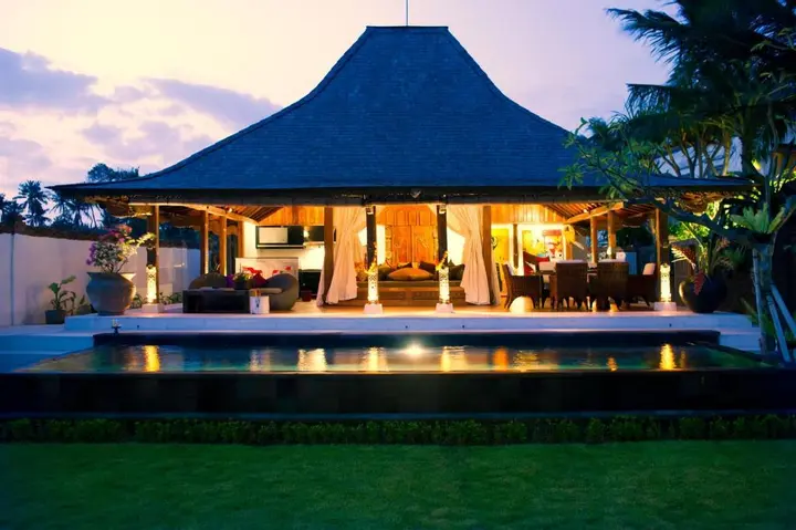 Сукавати: Aventus Luxury Beachfront Villa Gianyar